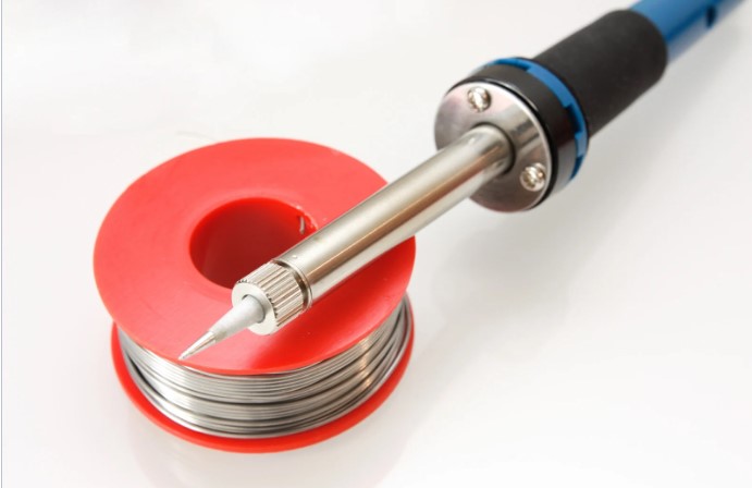 Паяльник: как выбрать для работы с различными типами плат?